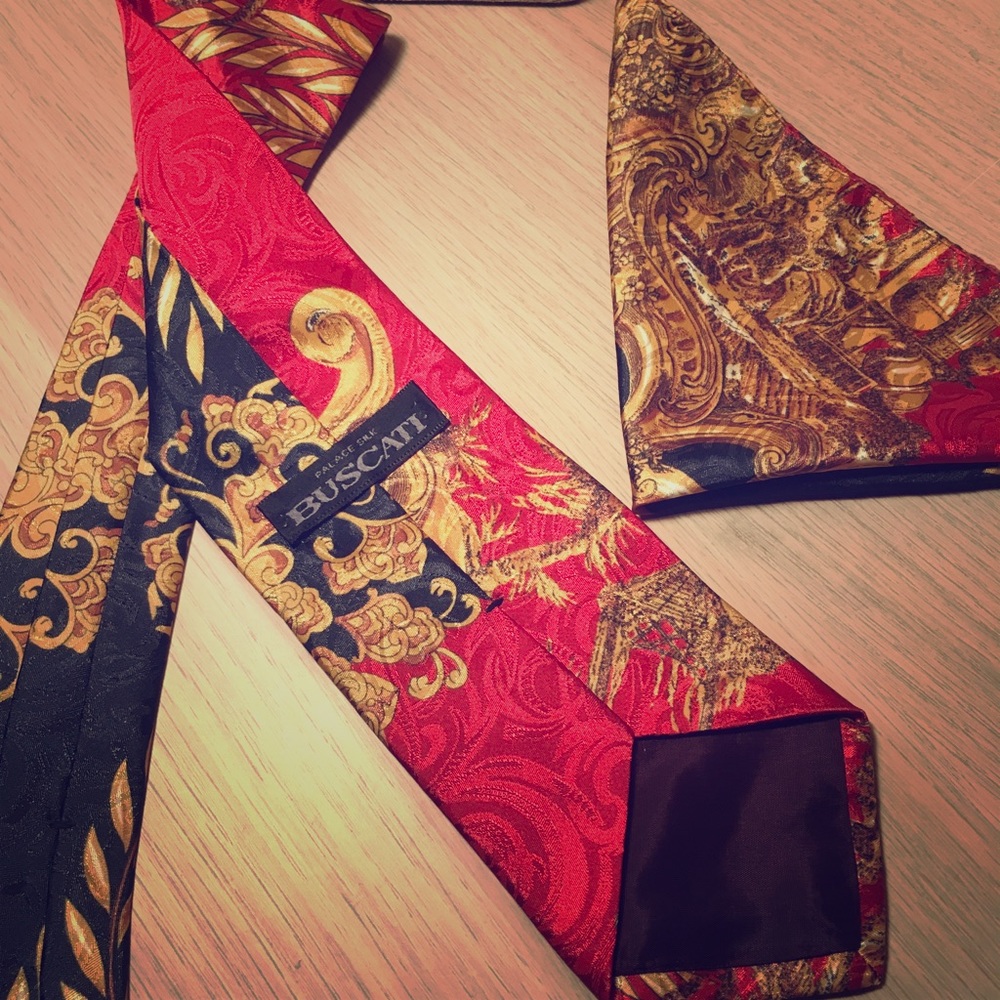 Men’s Tie and Handkerchief Set